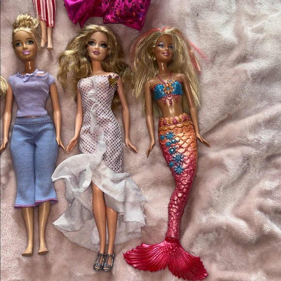 Assorted Barbies - Picture 3 of 6